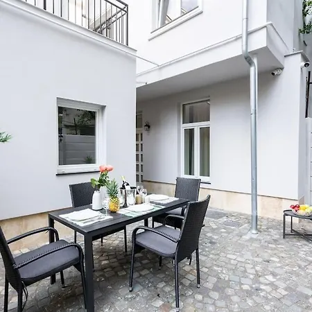 Berthelot King's With Courtyard * Bukurešť