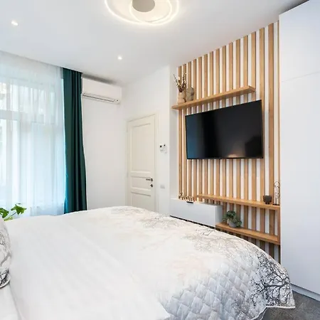 Berthelot King's With Courtyard * Bukarest