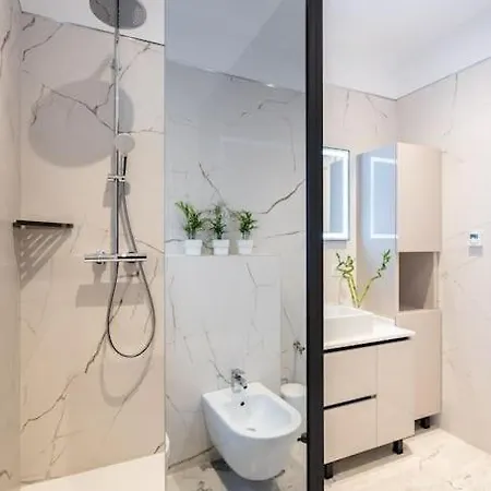 דירה Berthelot King's With Courtyard