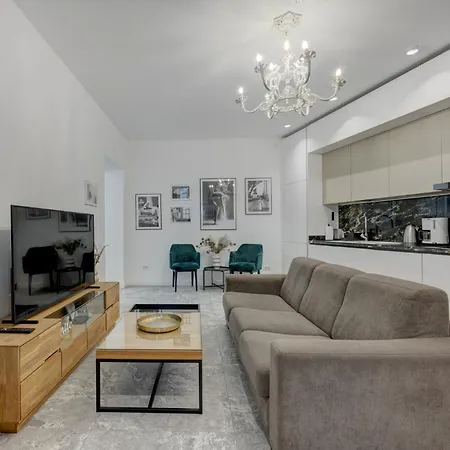 Apartment Berthelot King's With Courtyard