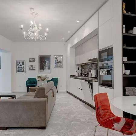 Berthelot King's With Courtyard Apartment *
