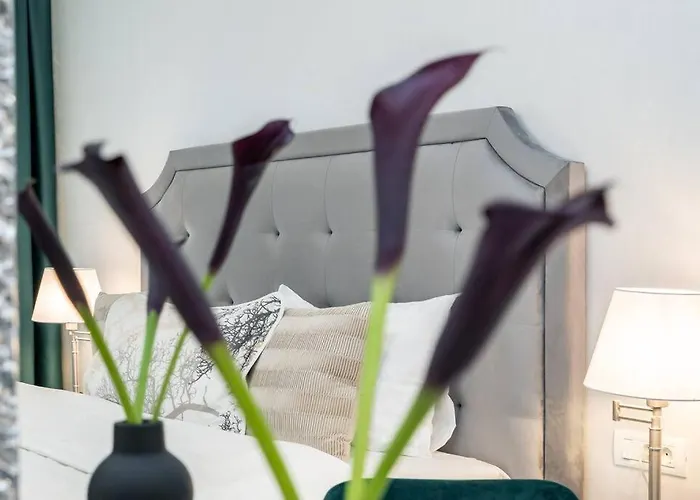 Berthelot King's With Courtyard *