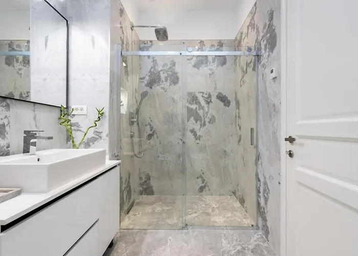 Berthelot King's With Courtyard