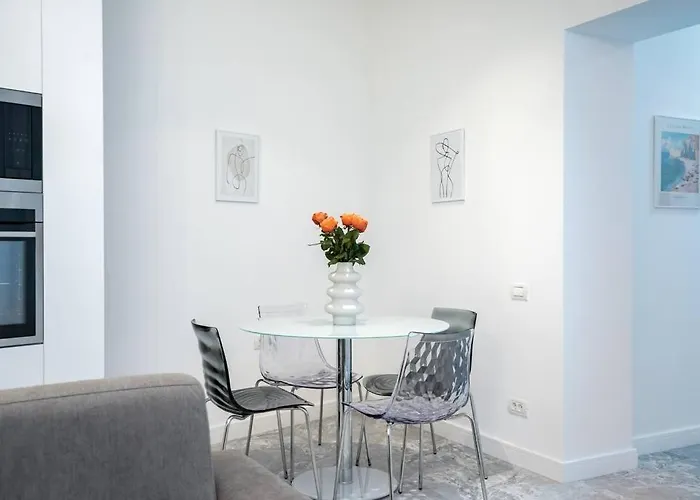 Berthelot King's With Courtyard